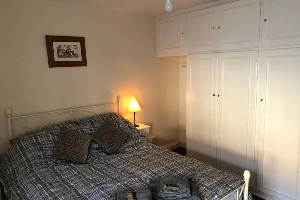 Mena Cottage, Cosy Country And Quaint. Holiday home *